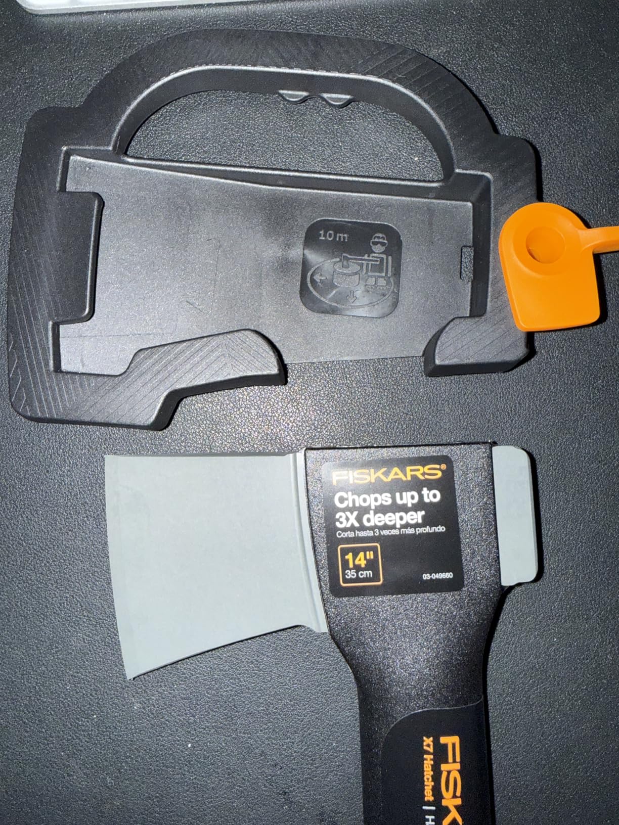 Fiskars X7 Hatchet Lightweight Wood Splitter for Small to Medium Size Kindling with Proprietary Blade and Shock-Absorbing FiberComp Handle, 14 inch - Customer Photo 1