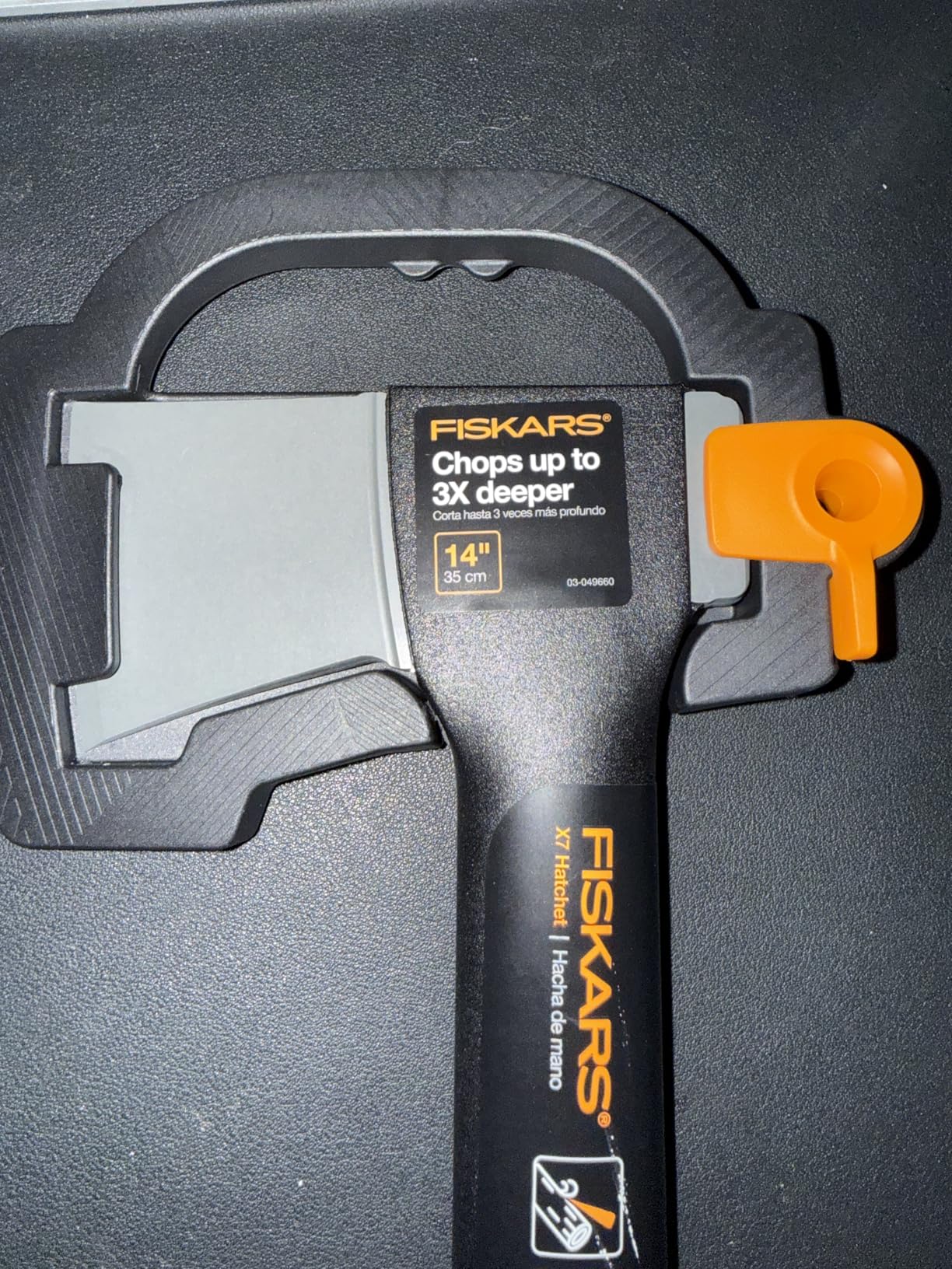 Fiskars X7 Hatchet Lightweight Wood Splitter for Small to Medium Size Kindling with Proprietary Blade and Shock-Absorbing FiberComp Handle, Lawn and Garden Tool, 14 inch, 1.5 pounds - Customer Photo 2