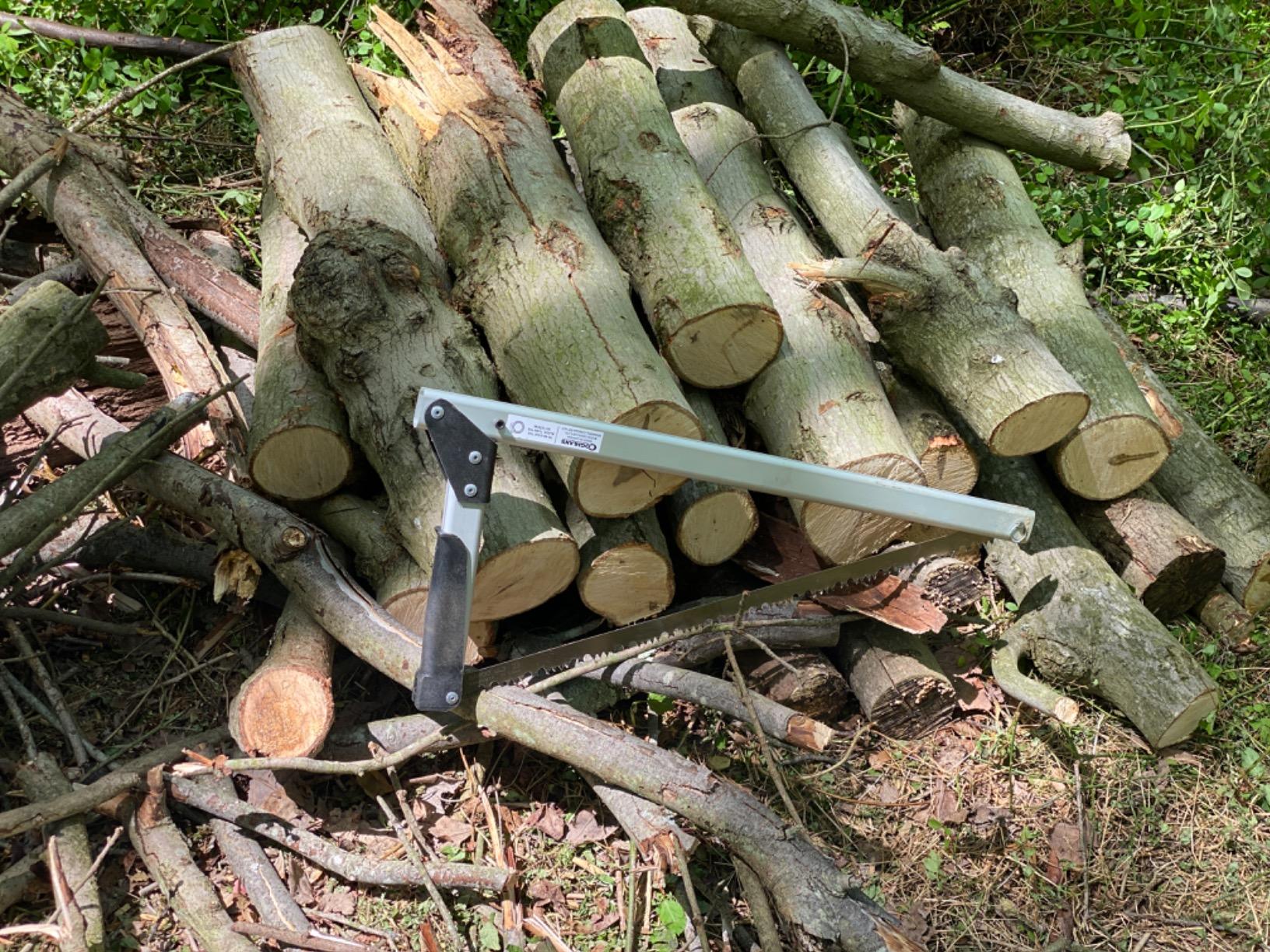 Coghlan's Folding Saw, 21-Inch Lightweight Hand Saw for Camping, Hiking, and Pruning; Durable Anodized Aluminum Frame and Steel Blade; 15 oz. Portable Design for Efficient Wood Cutting - Customer Photo 4