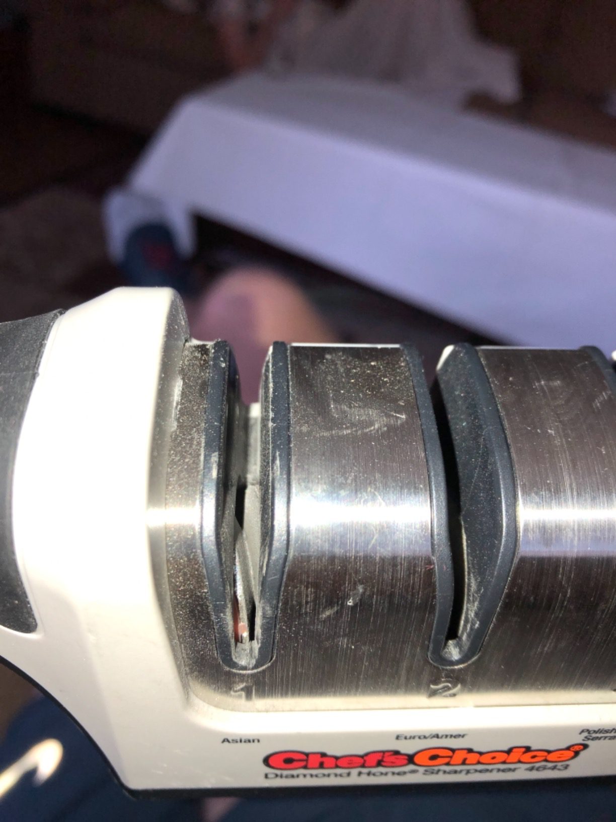 Chef'sChoice Manual Knife Sharpeners for 15- and 20-Degree Straight-Edge and Serrated Knives with Diamond Abrasives Precise Angle Control & Compact Footprint, 2-Stage, Gray - Customer Photo 3