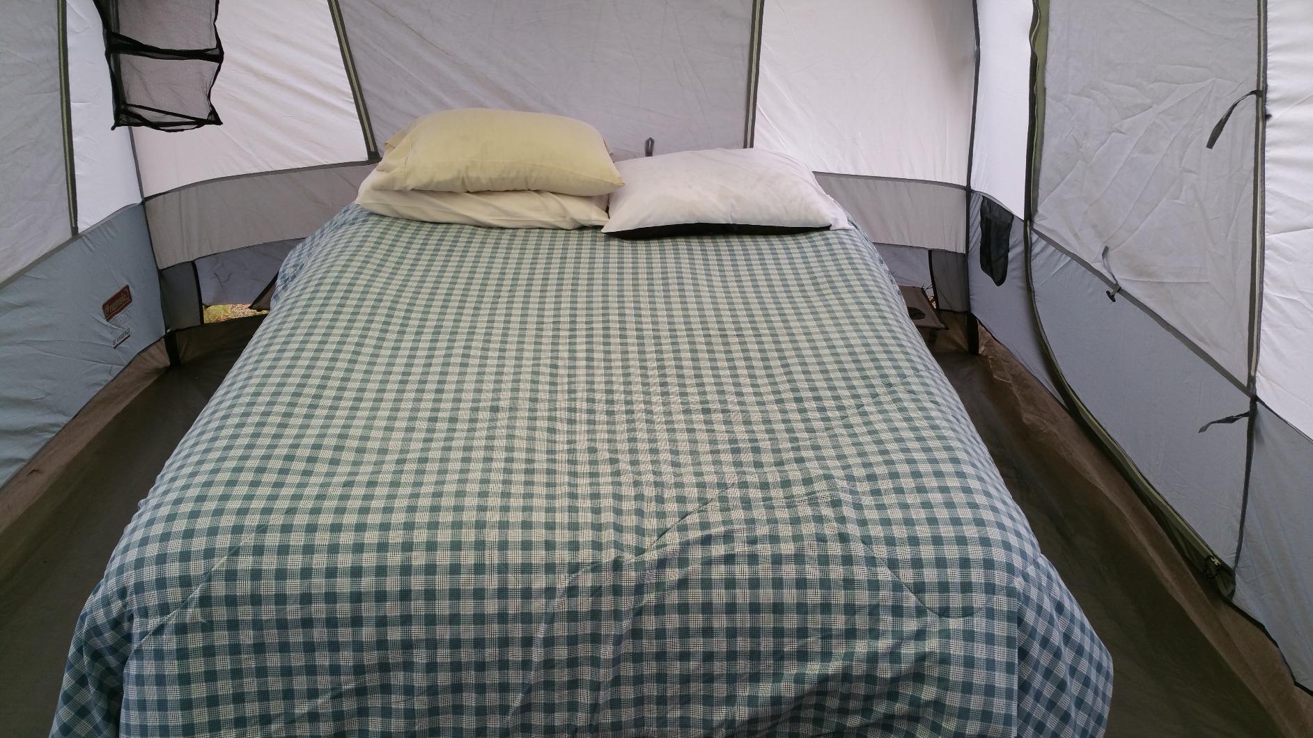 Coleman Queen-Size Airbed Cot Combination, Folding Air Mattress with Steel Frame & Side Table, Battery Pump Included, Great for Camping, Lounging, Elevated Sleeping, Guests, & More - Customer Photo 4