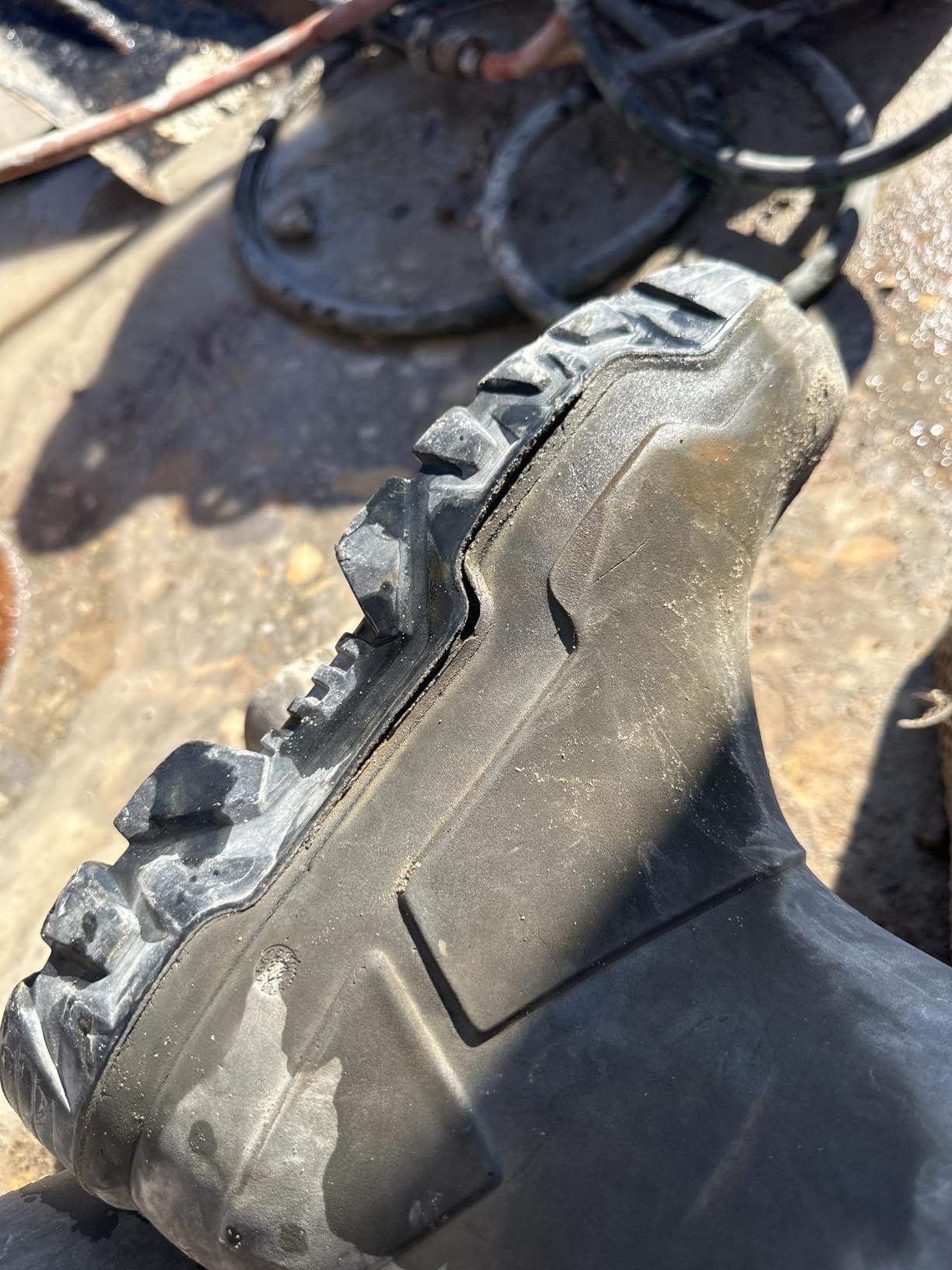 Dunlop Explorer Full Safety with Vibram Sole - Work boots for Men & Women - Waterproof Safety boots with Steel Toe - Rubber boots with cold insulation - Chemical and Slip Resistant - Black - Size 6-15 - Customer Photo 3