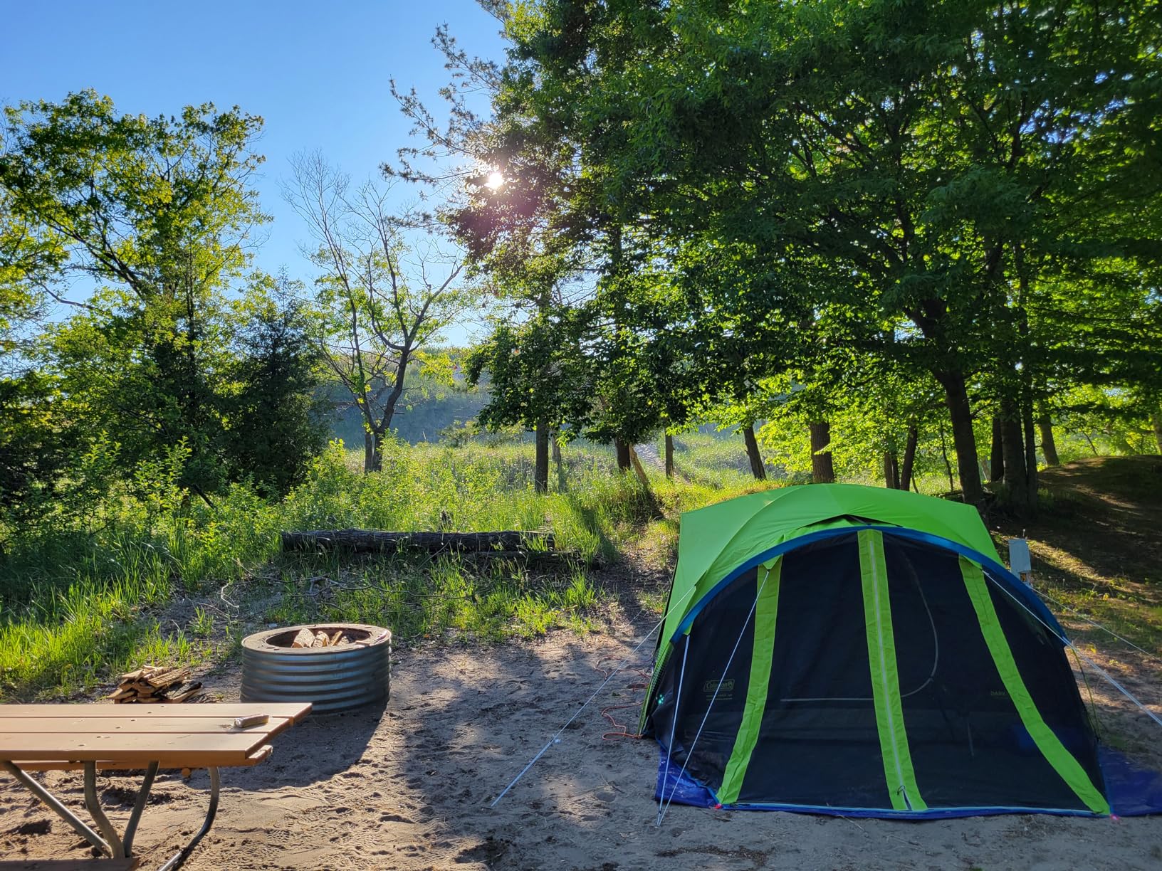 Coleman Carlsbad Dark Room Tent with Screened Porch, 4/6 Person Tent Blocks 90% of Sunlight to Keep Inside Cool, Weatherproof Shelter with Easy Setup, Made of PFAS-Free Materials - Customer Photo 2
