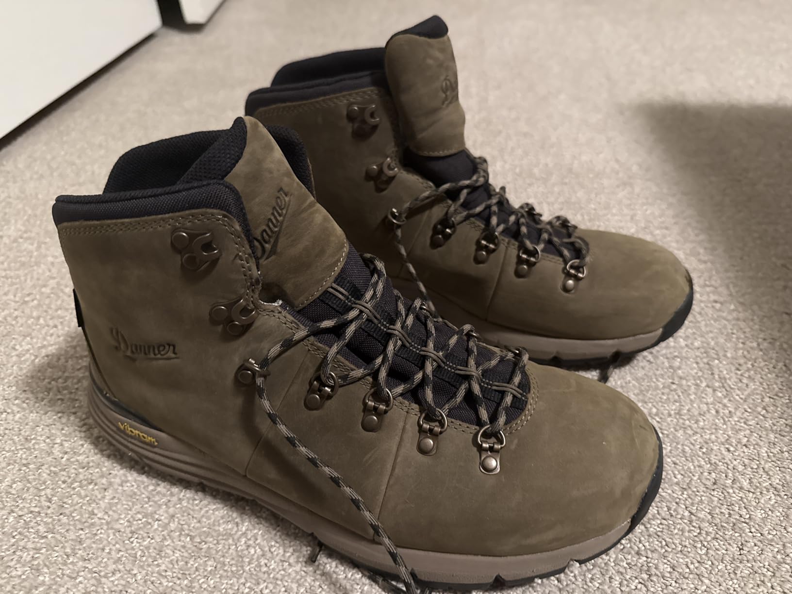 Danner Mountain 600 Leaf Gore-Tex Waterproof Hiking Boots for Men - Full-Grain Leather with Gore-Tex Barrier - Customer Photo 2