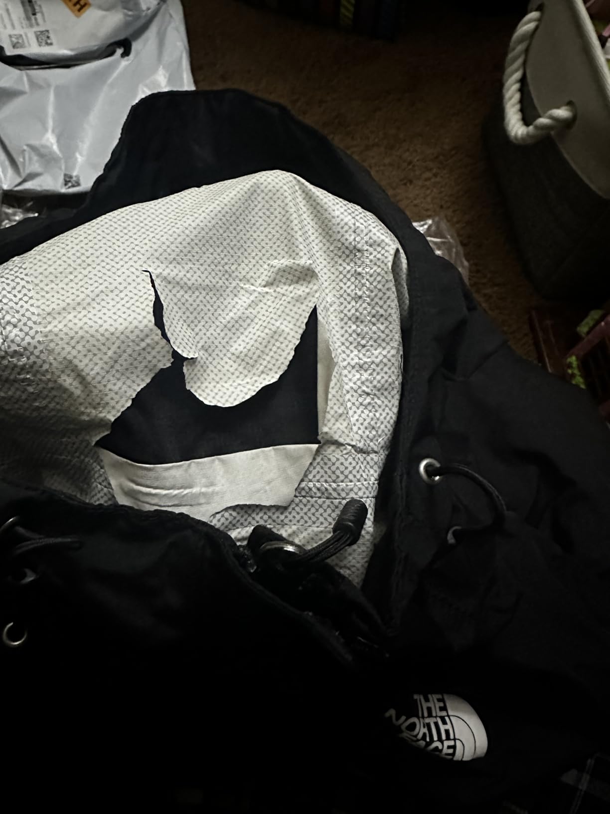 THE NORTH FACE Women's Venture 2 Waterproof Hooded Rain Jacket | Raincoat With Breathable Dryvent 2.5l Fabric, Pit-zips - Customer Photo 4