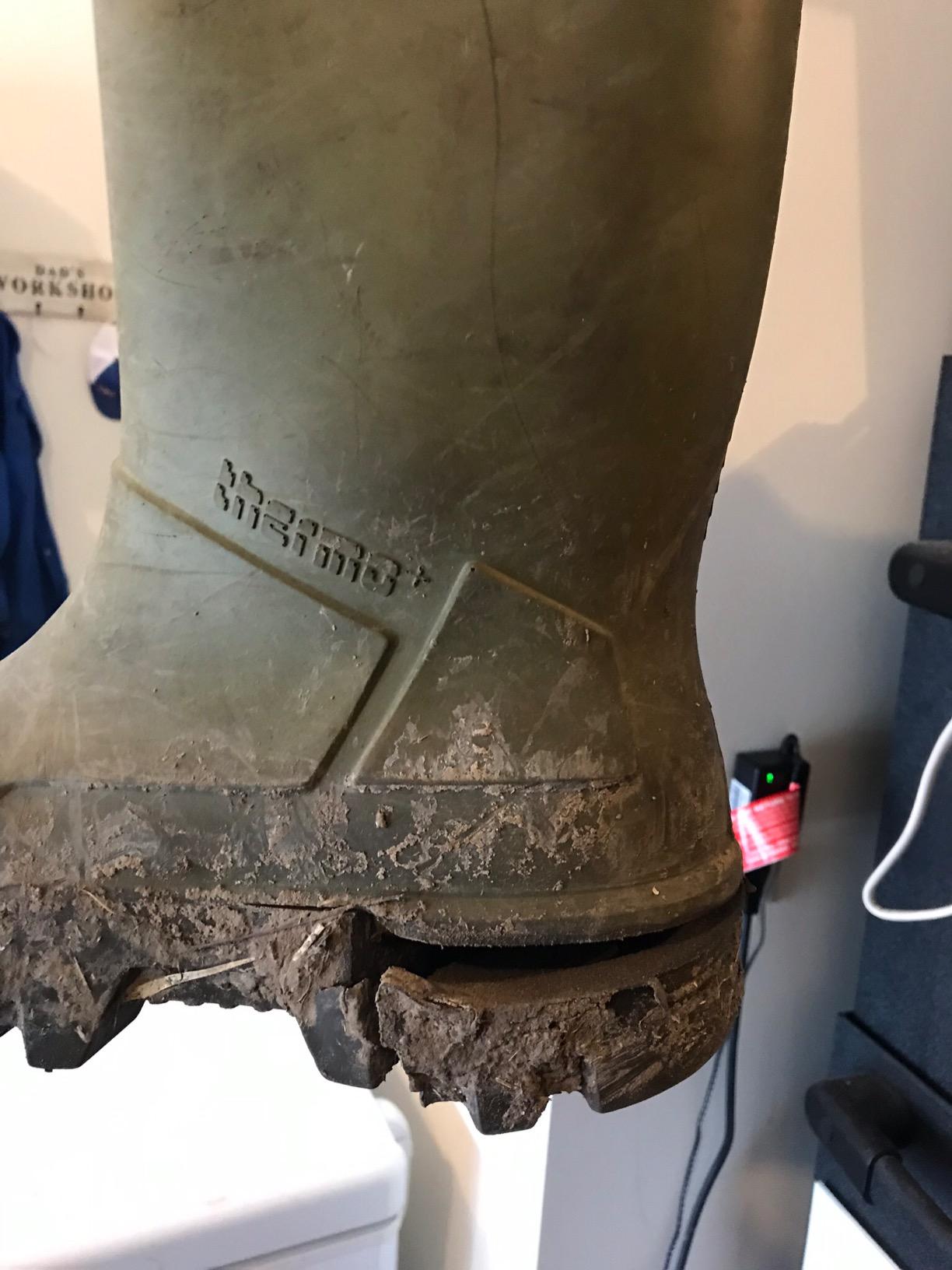 Dunlop Purofort+ - Lightweight Work Boots for Men & Women - Waterproof Safety Boots with Soft Toe - Chemical and Slip Resistant with Tall Shaft - Dark Green/Brown - Size 3-16/17 - Customer Photo 5