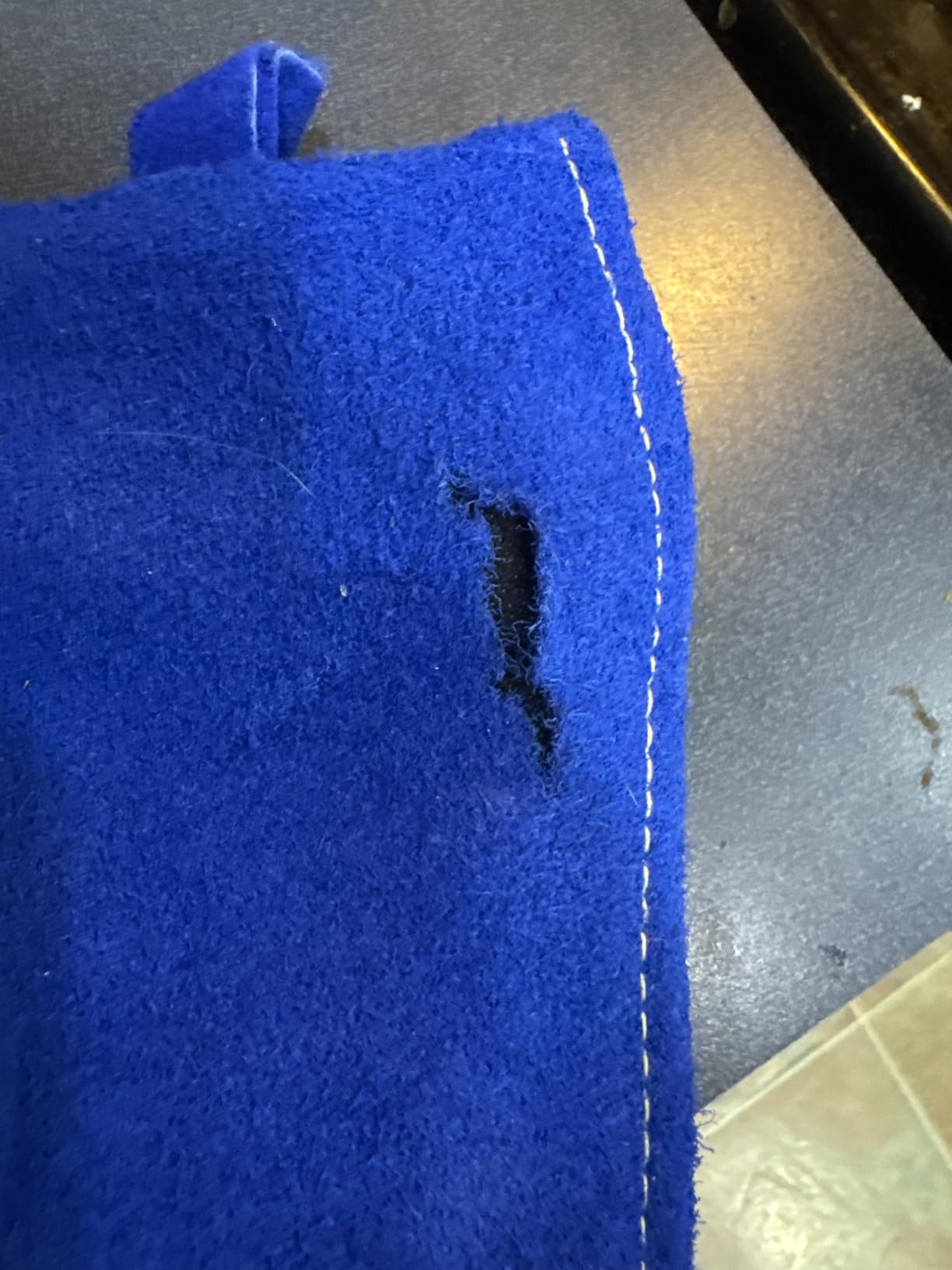 Fireplace Gloves Fire Heat Resistant: Dark-Grey 16IN 932°F - Fireproof Leather for Fireplace Fire Pit Wood Stove Campfire Furnace BBQ Grill Oven Stick Mig Welding Welder Gear - Birthday Gift XL Customer Review Fireplace Gloves Fire Heat Resistant: Dark-Grey 16IN 932°F - Fireproof Leather for Fireplace Fire Pit Wood Stove Campfire Furnace BBQ Grill Oven Stick Mig Welding Welder Gear - Birthday Gift XL - Customer Photo 4