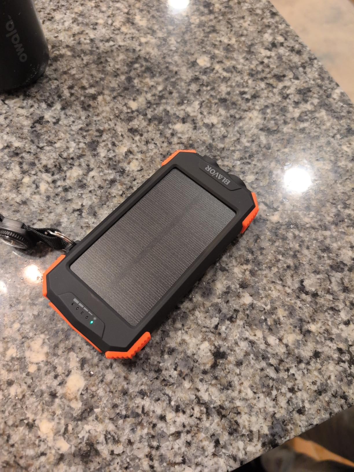 BLAVOR Solar Power Bank 10,000mAh, Portable Wireless Charger, 20W Fast Charging External Battery Pack with USB C for Cell Phones, Solar Panel Charging with Dual Flashlight for Camping - Customer Photo 2