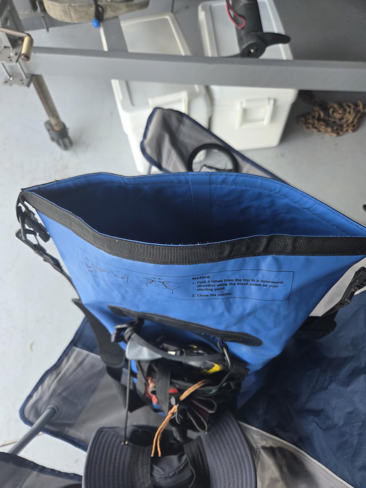 Piscifun Dry Bag, Waterproof Floating Backpack 10L/20L/30L/40L with Waterproof Phone Case for Boating, Kayaking, Fishing - Customer Photo 1