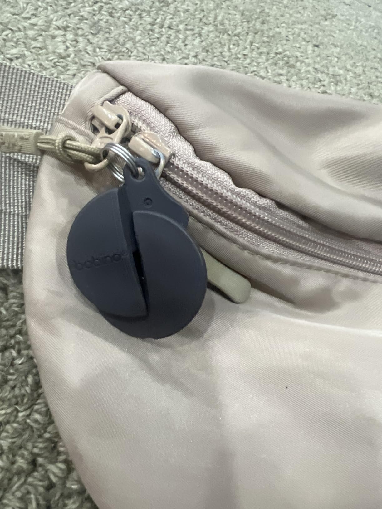 Bobino Zipper Clip | Anti Theft Purse & Backpack Lock | Anti Pickpocket | Travel Essentials | Purse and Backpack Safety | Travel Safety | 2 Pack Slate - Customer Photo 3