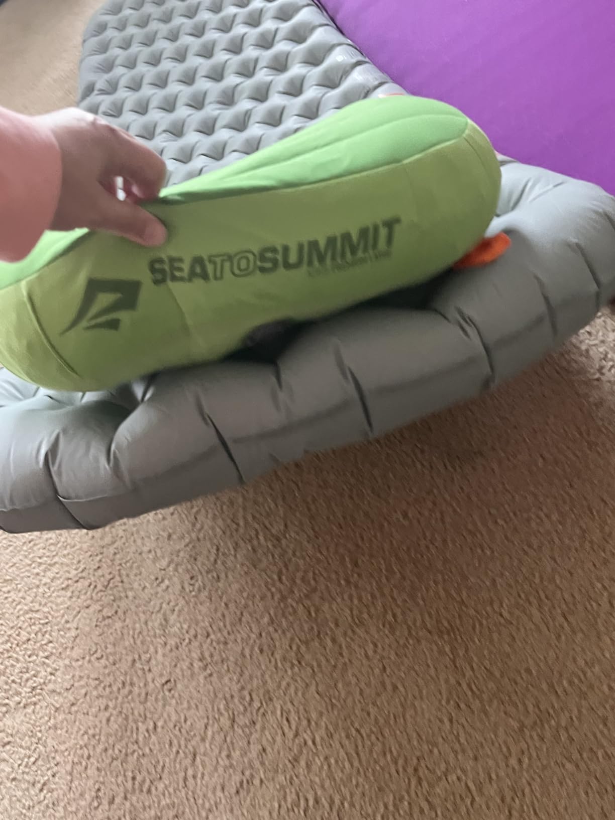 Sea to Summit Aeros Premium Inflatable Travel Pillow, Regular, Lime - Customer Photo 1