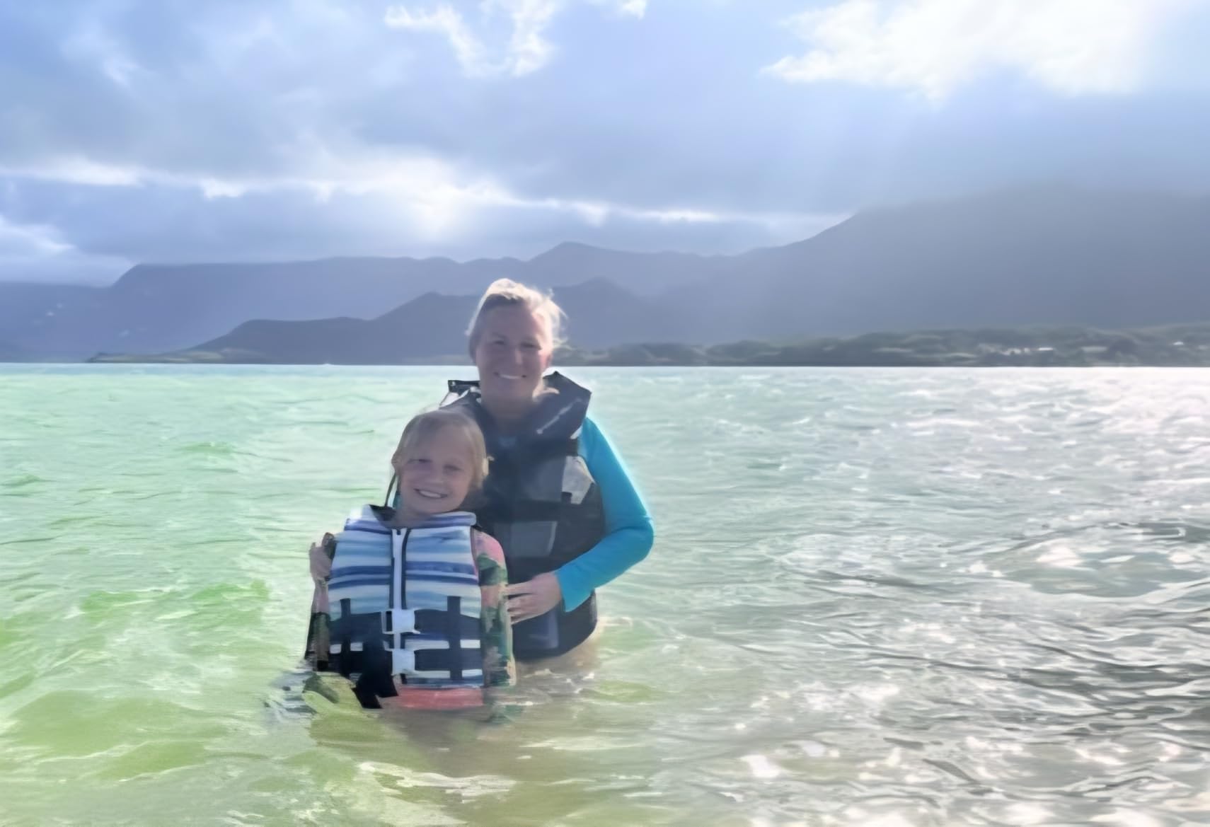 AiRunTech Waterproof Fanny Pack, Phone Pouch Dry Bag for Passport Wallet Purse, Floating Waterproof Bags - Customer Photo 2