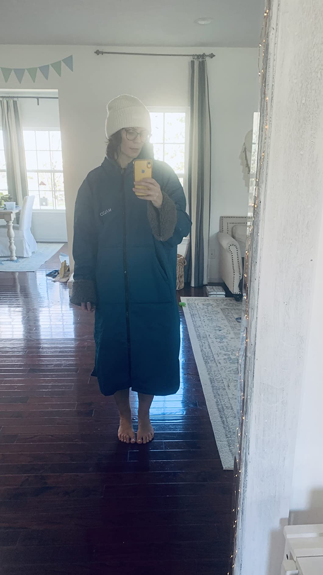 Malo'o Adult Sherpa Lined Surf Parka Changing Robe, Waterproof & Windproof Swim Parka, Long Sleeve Hooded Dry Robe - Customer Photo 1