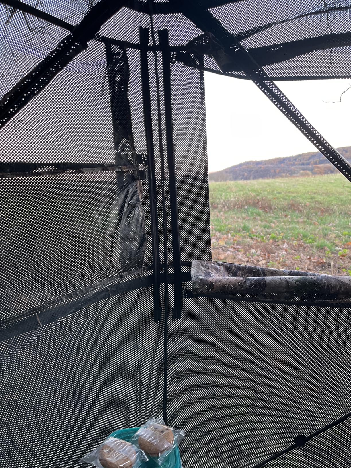 TIDEWE Hunting Blind 270°See Through with Carrying Bag, Pop Up Ground Blinds, Portable Resilient Hunting Tent (Forest Fade Camo) - Customer Photo 1