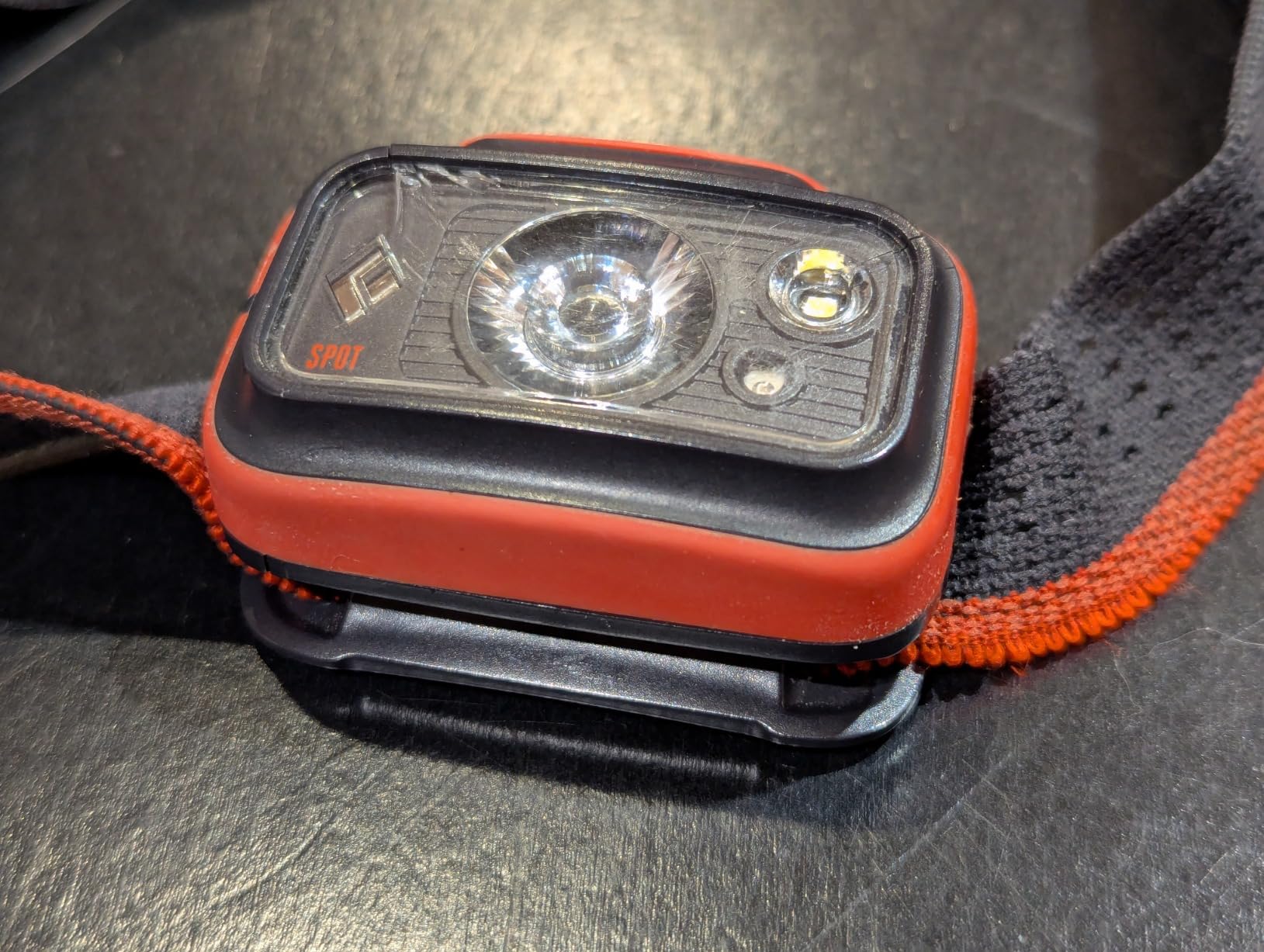 BLACK DIAMOND Spot 400 Headlamp | 400 Lumens Brightness, Dimmable | Waterproof & Durable | 3X AAA Battery Operated (Included) | Graphite - Customer Photo 5