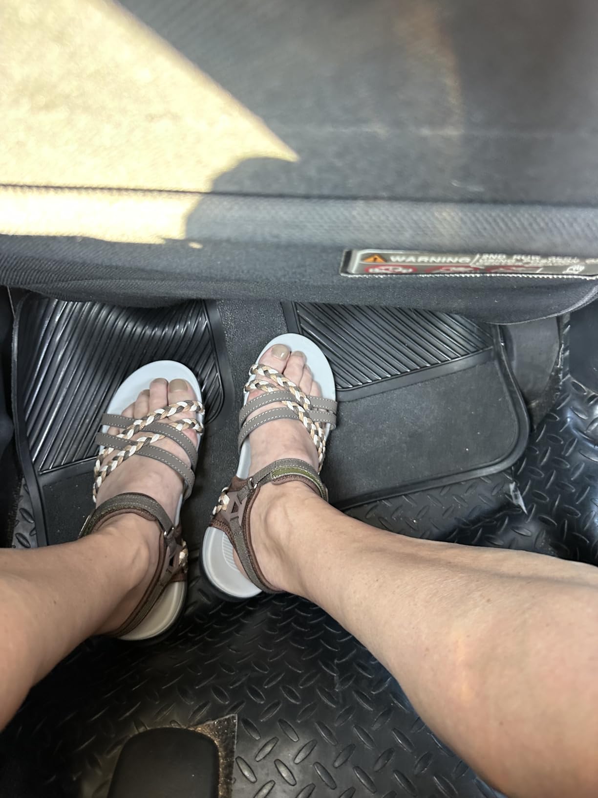 UBFEN Womens Hiking Comfort Sport Sandals Beach Vacation Camping Casual Sport Sandals with Adjustable Straps and Arch Support - Customer Photo 1