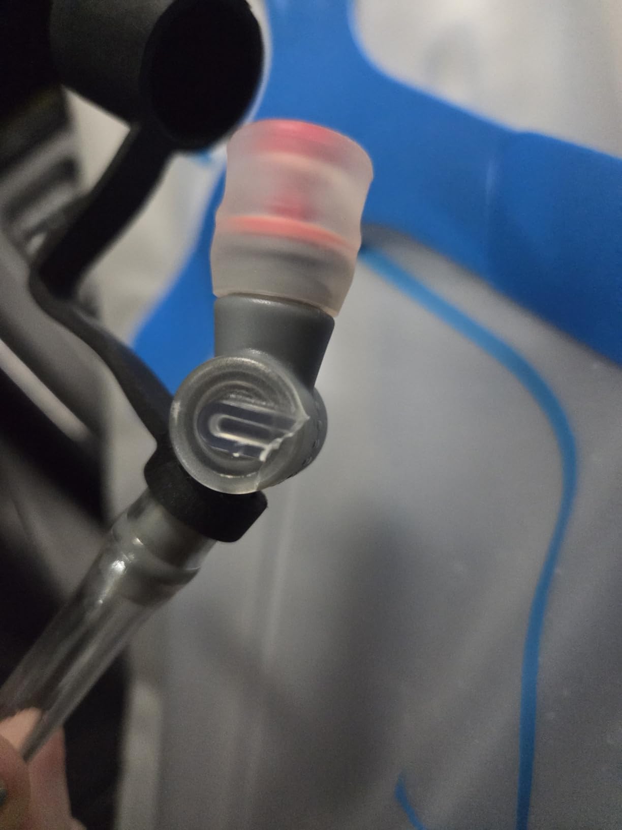 Osprey Hydraulics Backpack Water Reservoir with Bite Valve - BPA-Free, Leakproof Hydration Bladder with QuickConnect and Slide-Seal - Compatible with Most Hiking and Biking Packs, Clear - Customer Photo 1