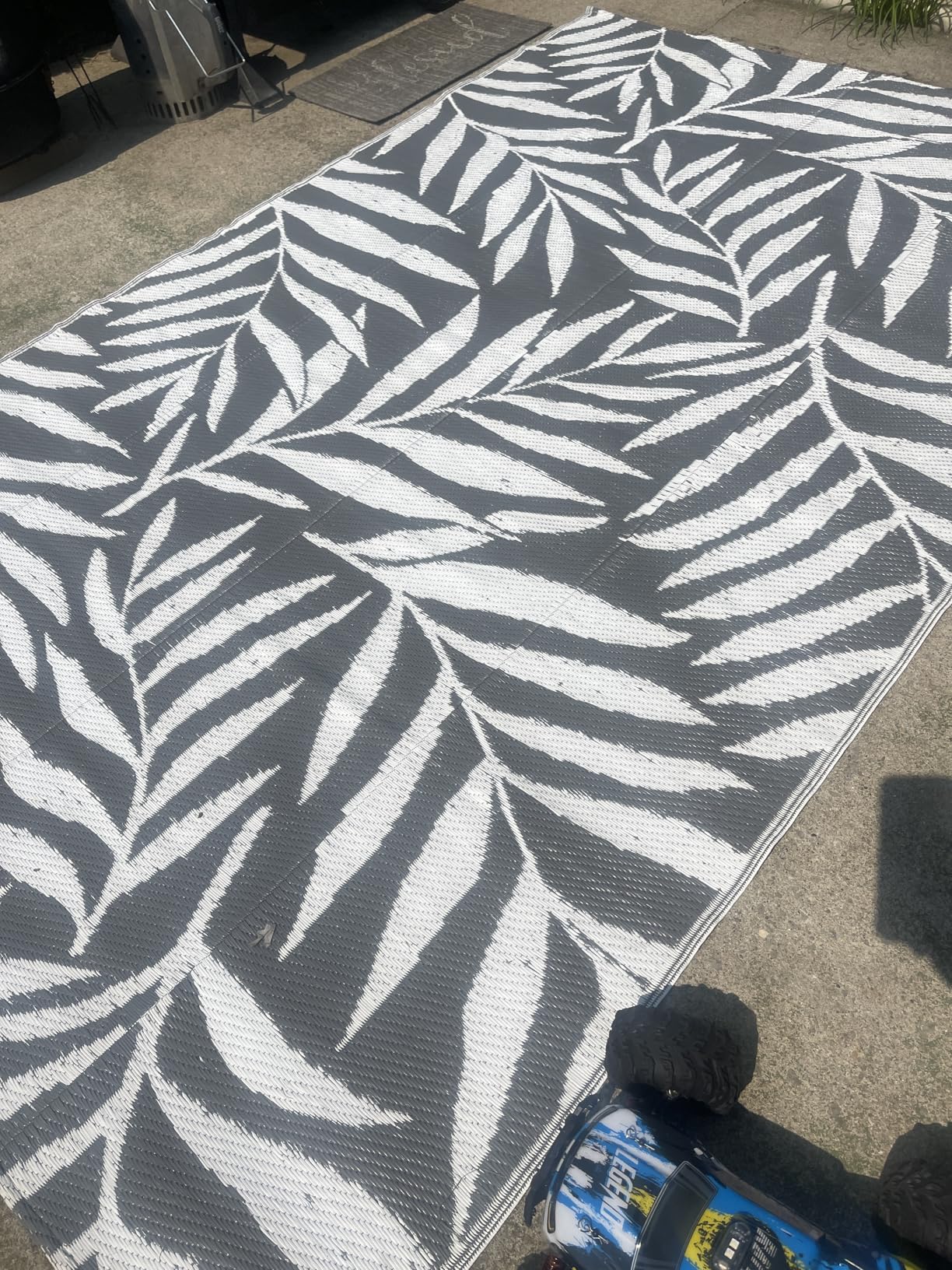 HappyTrends Outdoor Rug Reversible Portable Plastic Straw Camping Rugs for Outside RV,Large Waterproof Outdoor Area Rugs for Patio,Deck,Porch,Balcony(5'x 8',White&Gray) - Customer Photo 4