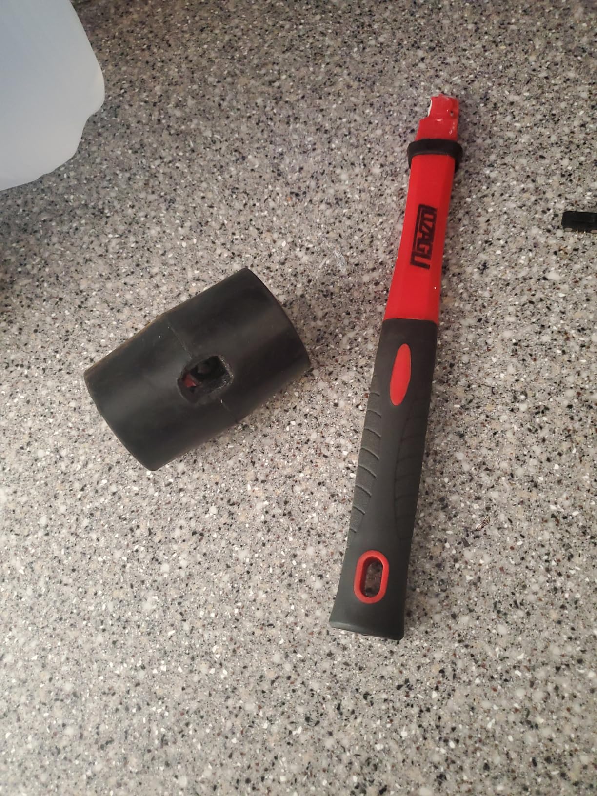 16oz Rubber Mallet Hammer, Fiberglass Handle, Rubber Mallet for Flooring, Tent Stakes, Woodworking, Camping, Soft Blow Tasks without Damage - Customer Photo 4