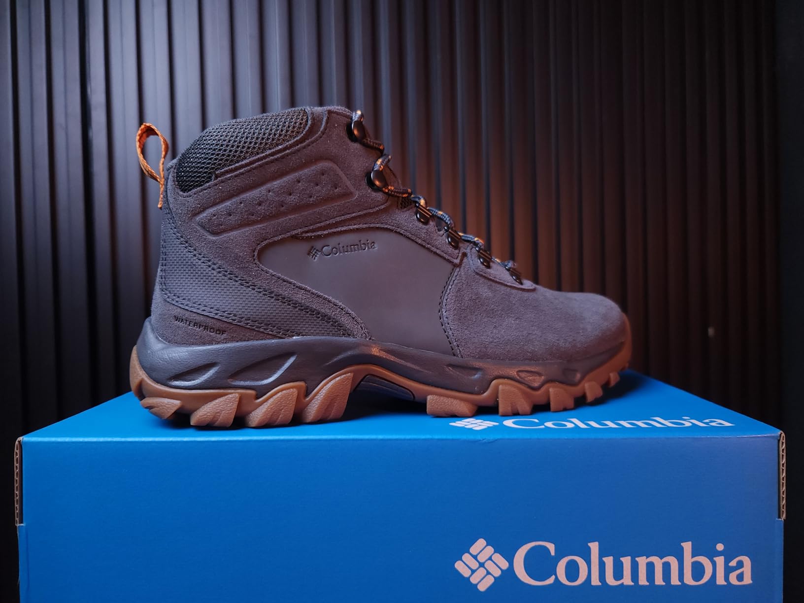 Columbia Men's Newton Ridge Plus II Suede Waterproof Hiking Boot - Customer Photo 3