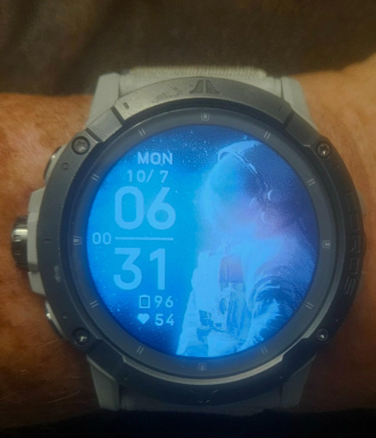 COROS VERTIX 2S Adventure GPS Watch, 40 Days Battery Life, GPS Navigation with Global Offline Maps, Route Planner, Heart Rate Monitor, Rock Climbing, Skiing, Running, Biking - Moon Silver - Customer Photo 1