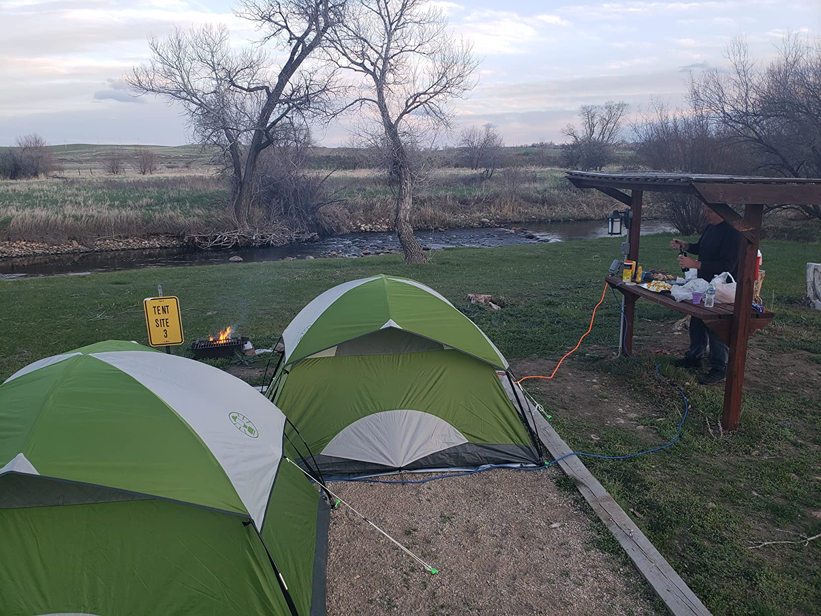 Coleman Sundome Camping Tent with Rainfly, 2/3/4/6 Person Tent Sets Up in 10 Mins, Weatherproof Shelter for Camping, Festivals, Backyard, Sleepovers, & More - Customer Photo 3