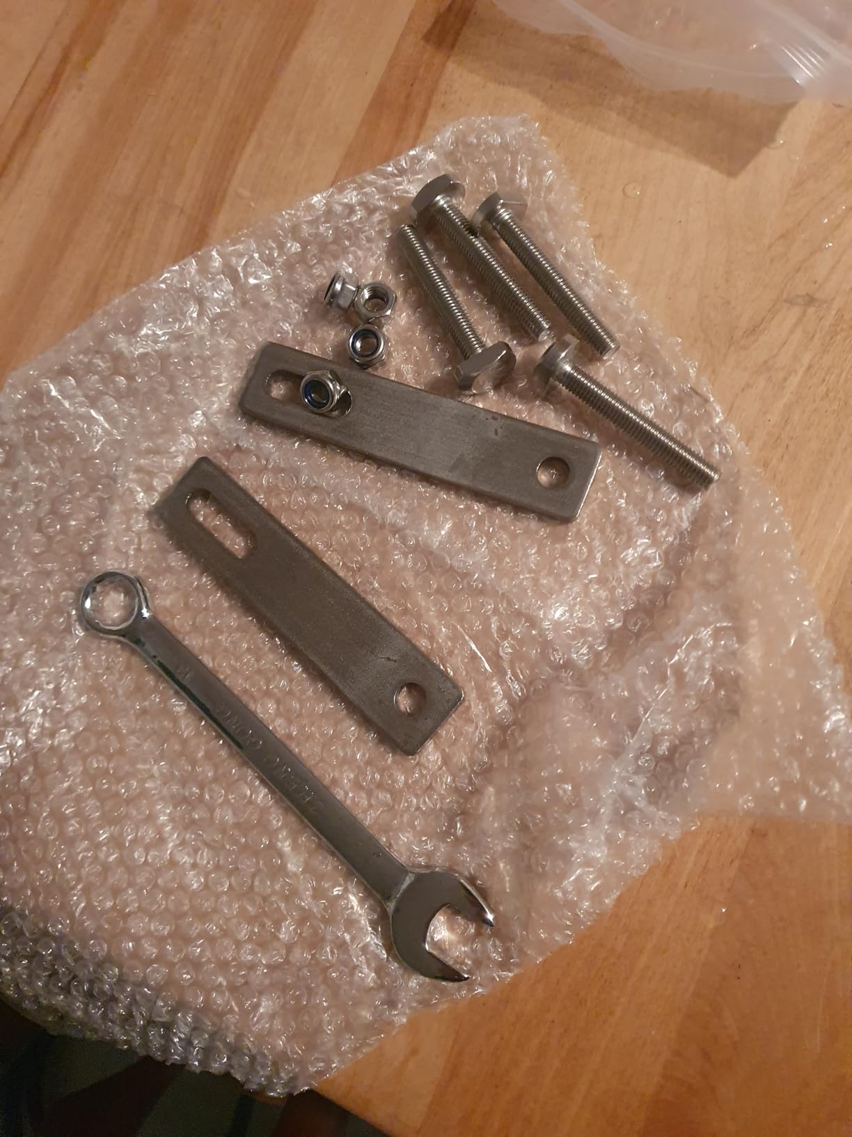 4.5-9 Gallon Pressurized Water Tank,Portable Aluminum Camping Shower Water Storage with Spray Hose for Overland Off-Road Vehicles, Pick-up Trucks,Outdoor Activities Water Supply. - Customer Photo 3