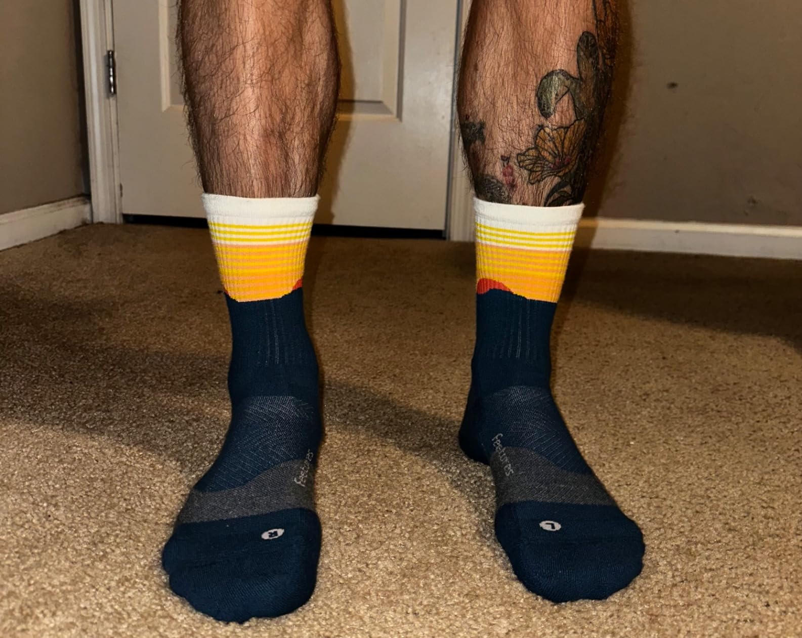 Feetures Trail Max Cushion Mini Crew Sock - Hiking Socks for Men & Women - Customer Photo 1