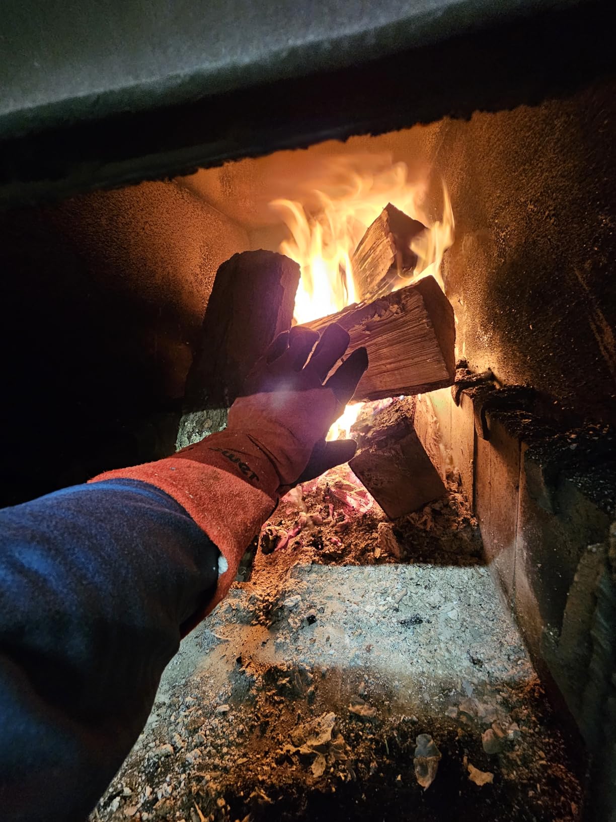 Welding Gloves Fire Heat Resistant 14IN Fireproof Leather for Welding Fire Pit Wood Stove Campfire Furnace BBQ Baking,Grill Oven Stick Mig Tig Gear Gift for Man L Customer Review Welding Gloves Fire Heat Resistant 14IN Fireproof Leather for Welding Fire Pit Wood Stove Campfire Furnace BBQ Baking,Grill Oven Stick Mig Tig Gear Gift for Man L - Customer Photo 2